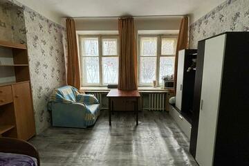 Комната, (всего 4 ком.), 17 м², 1/4 эт.