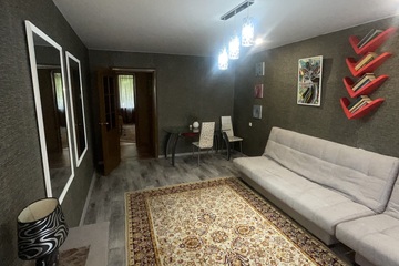 2-к квартира, 55,7 м², 1/10 эт.