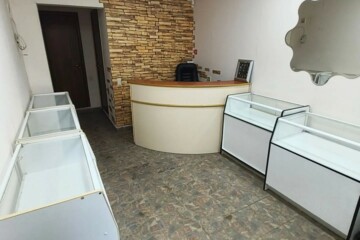 Парикмах., 52 м², 1/9 эт.
